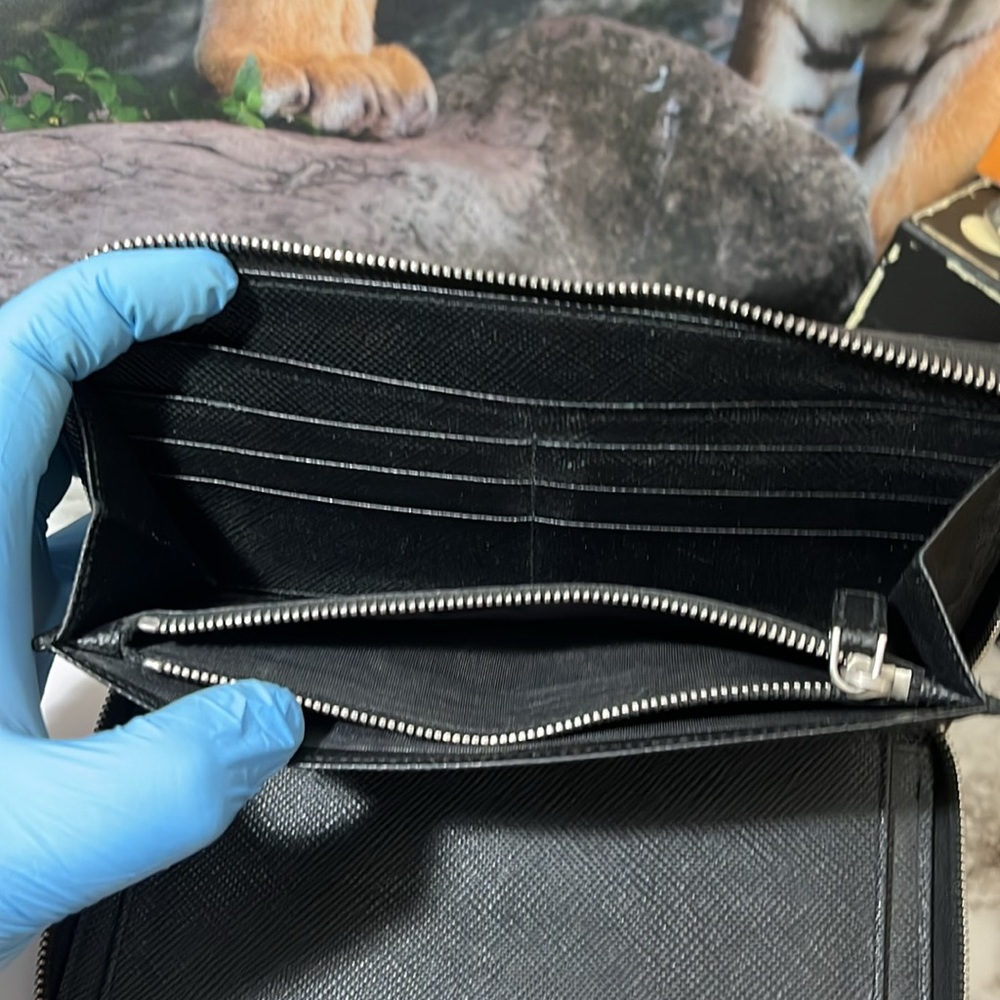 PRADA long Business Wallet Black Staffiano Leather Unisex. In GUC. - Picture 10 of 17